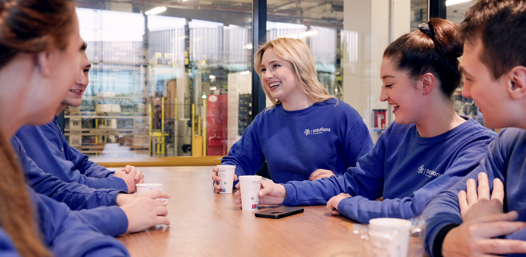 Work in the Netherlands production employees during break