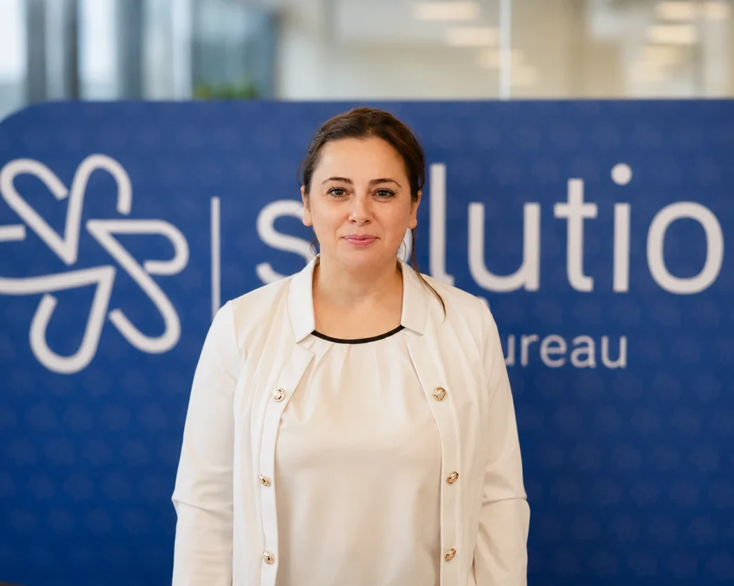 Mihaela deelt haar ervaring met werken in Nederland via Solutions